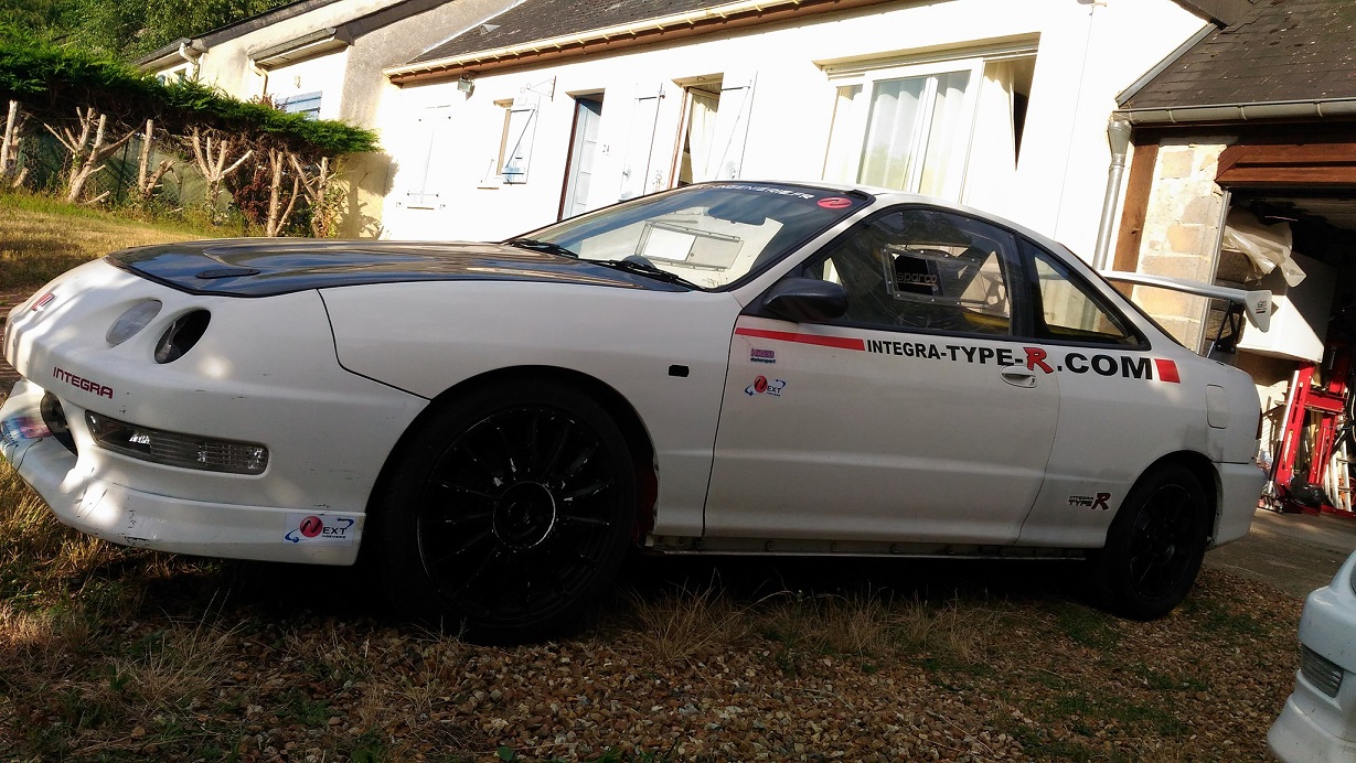 [ DC2 ] Integra Type R K24/K20 - TrackToy - Oups, le K24 a un peu mal ...
